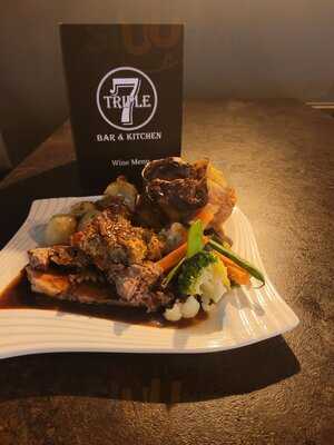 Triple 7 Bar And Kitchen
