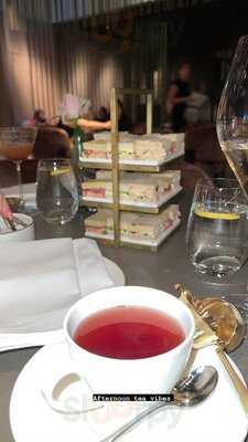 The Stage At The Londoner