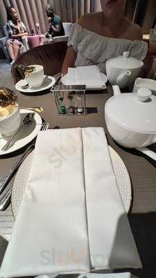 The Stage At The Londoner