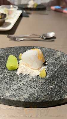 The Stage At The Londoner