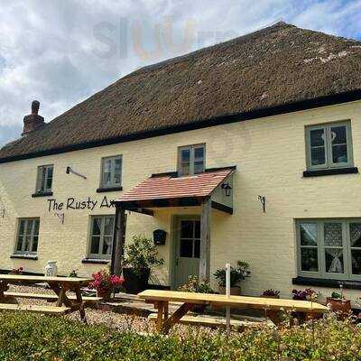 Sparkles At The Rusty Axe Inn