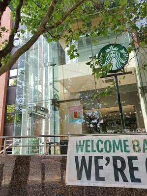 Starbucks ,wellington Street