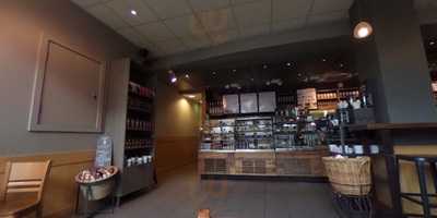 Starbucks ,wellington Street