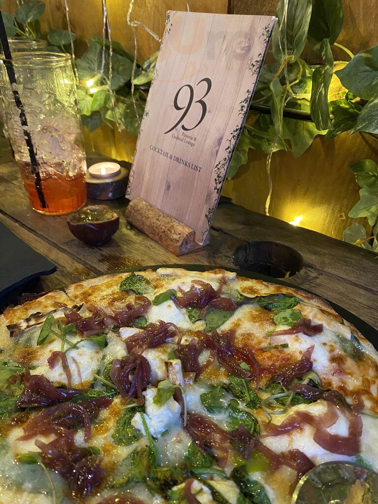 93 Pizzeria & Cocktail Bar