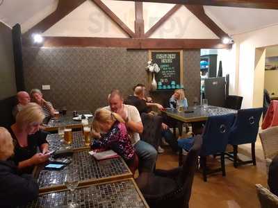 The Peacock Lounge At Ty Gwyn