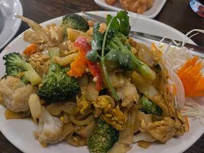 Dawinee Thai Restaurant
