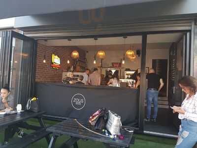 Zous Bar And Grill Monton