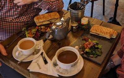 Kawa's Coffee And Wine Bar