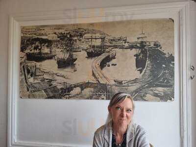 Fern Pit Cafe & Ferry