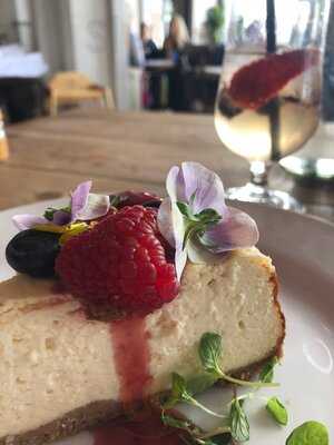 Riverside Thames Rowing Club