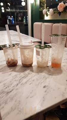 Paeonia Cafe & Bubble Tea Room