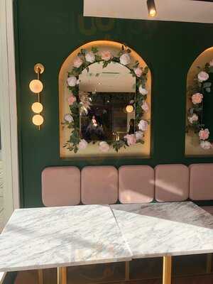 Paeonia Cafe & Bubble Tea Room