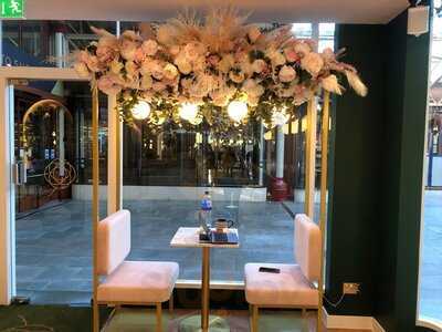 Paeonia Cafe & Bubble Tea Room