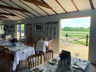 The Ivy Lodge Clubhouse Bar And Restaurant