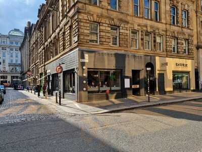 Ting Thai Caravan West Nile Street