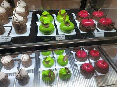 Edible Art Patisserie Bath