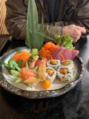 Drgnfly Champagne & Sushi Bar @bobbys