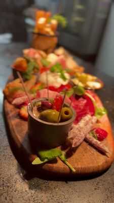 Fratelli’s Bar And Restaurant