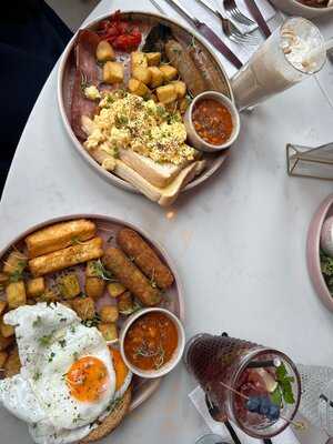 Ines Cafe & Restaurant