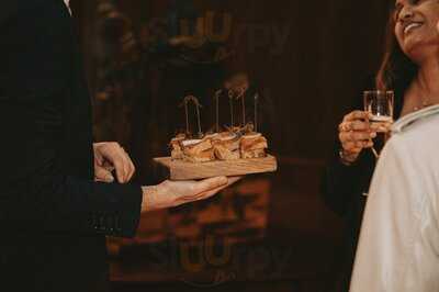 Medicine Restaurant And Bar At The Mailbox