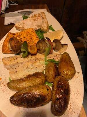 Rocca Mediterranean Kitchen & Cocktail Bar