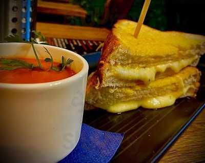 Riverside Bar And Grill