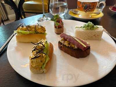 The Cadogan Lounge By Benoit Blin