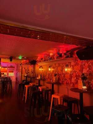 Simmons Bar | Brick Lane