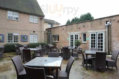 The Cromwell Cottage Bar And Restaurant