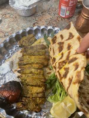 Reyhoon (naan Dagh Kabab Dagh)