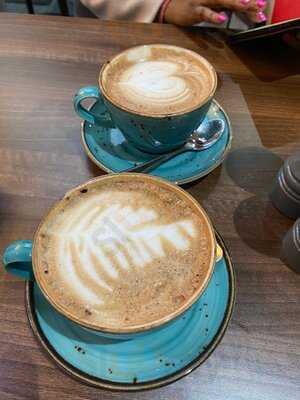 La Valle Cafe & Bistro