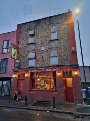 The Swan With Two Necks