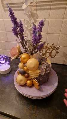 Sarah's Cakes & Bakes