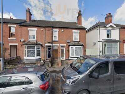 Sarah's Cakes & Bakes