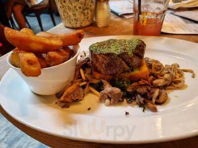 Mr White's Steak, Pizza & Gin House