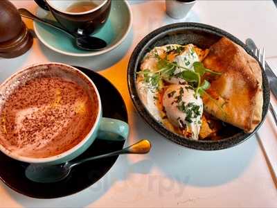 Antipodea - Wandsworth Town