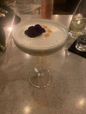 Exclsve Bar & Eatery