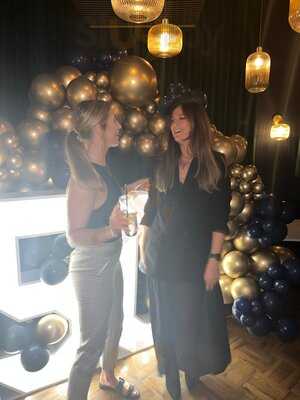 Exclsve Bar & Eatery