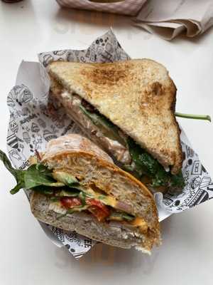 Synge & Byrne Deli, Castle Court