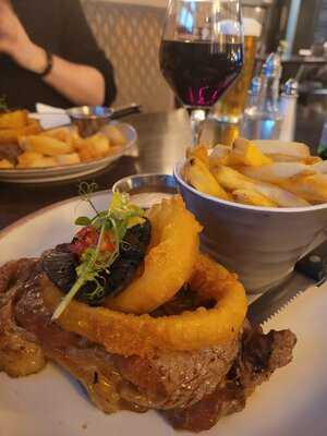 Millies Public House