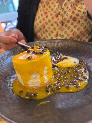 Kasa & Kin Contemporary Restaurant