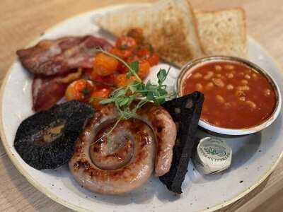 Crimple Bar + Kitchen