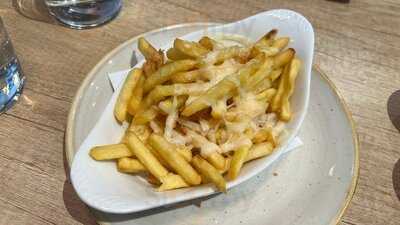 Crimple Bar + Kitchen