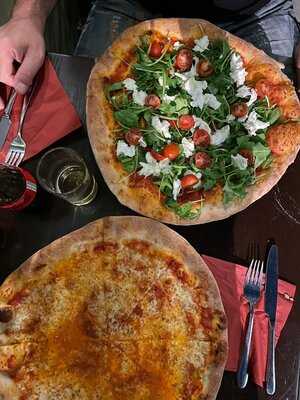 Pizza Piccolo Restaurant