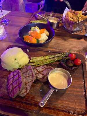 Prime Cut Bar & Grill