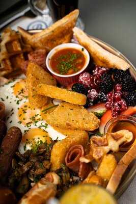 Benjamin's Cafe Luton