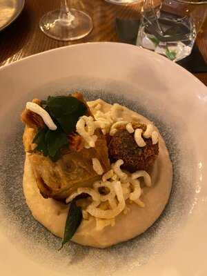 Five At Delph Dining Room