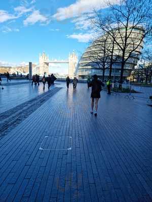 Five Guys Tower Bridge