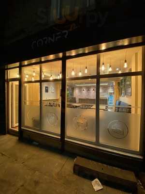 Cafe At The Corner