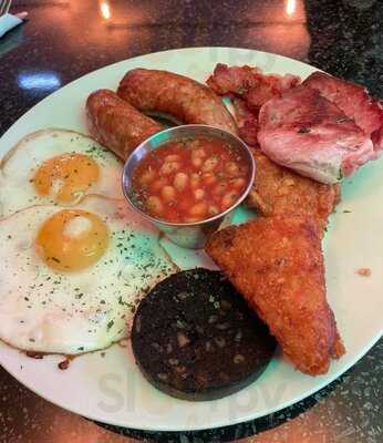 Blackdoor Bar & Bistro